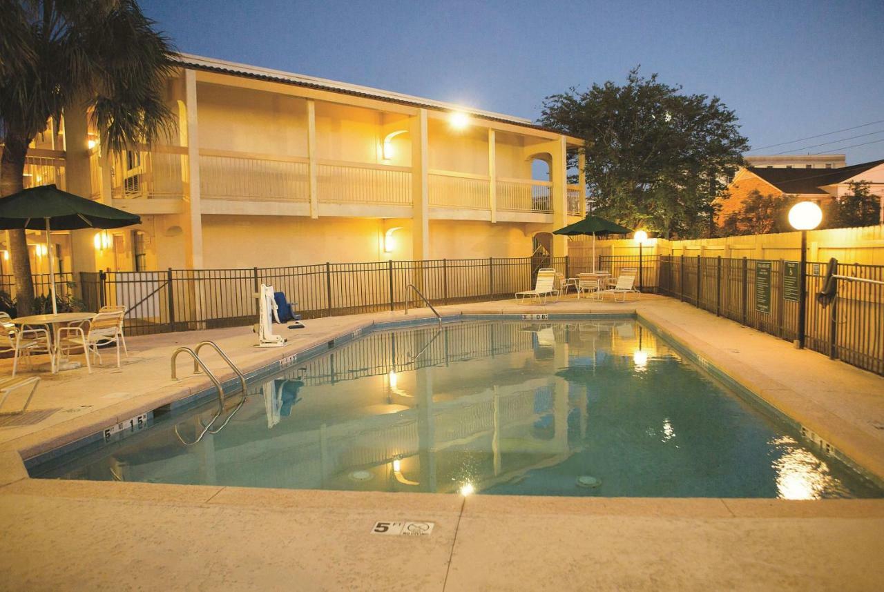 Travelodge By Wyndham Mobile Exterior photo